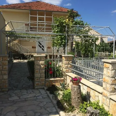 בית הארחה Leticia