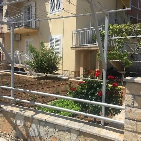 Leticia 4* ביוגראד נה מורו